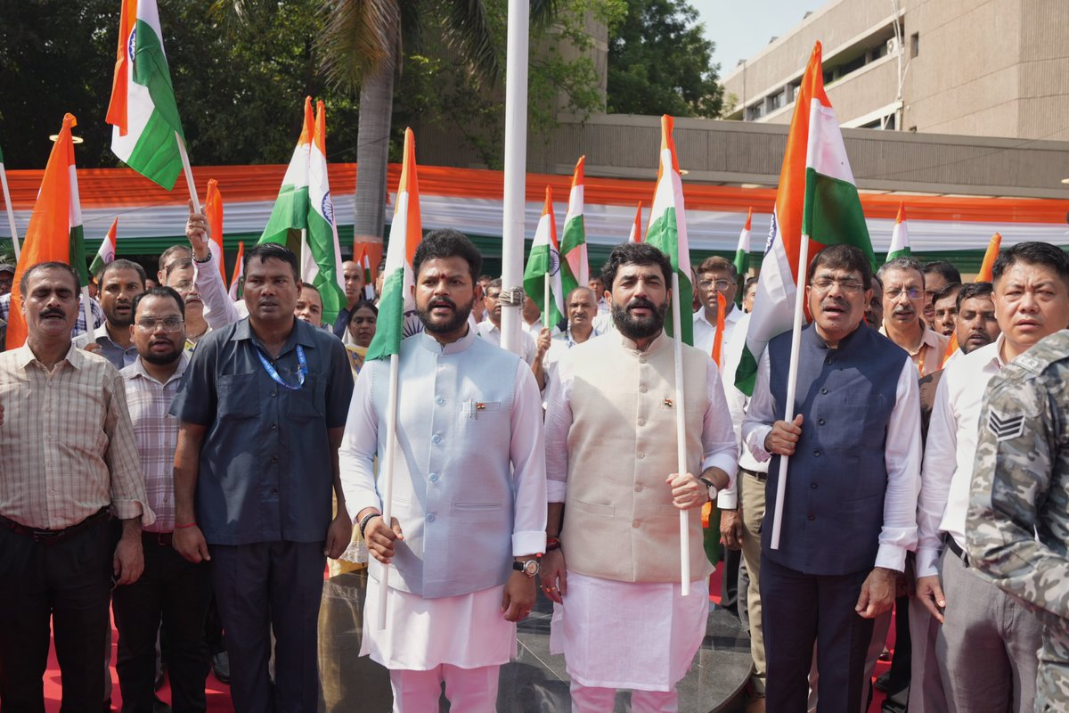 MoCA_GoI's tweet photo. Hon’ble Union Minister of Civil Aviation Shri Ram Mohan Naidu Ji, along with Hon’ble MoS Civil Aviation Shri Murlidhar Mohol, led the Tiranga Rally organised by the Ministry of Civil Aviation under the #HarGharTiranga Campaign 2026.
Joined by Secretary, MoCA Shri Samir Kumar Sinha, along with officers and staff of the Ministry, the rally reflected the nation’s unity, pride and unwavering spirit of patriotism.

The event was also attended by Chairman, AAI Shri Vipin Kumar; DG, DGCA Shri Vir Vikram Yadav; DG, AAIB Shri G V G Yugandhar; DG, BCAS Shri Rajesh Nirwan; and Chairperson, AERA Shri S K G Rahate.

The celebrations commenced with the inauguration of a Digital Video Wall, followed by the rendition of “Vande Mataram” by the dignitaries and participants. The rally was then flagged off by the Hon’ble Ministers and proceeded from Udaan Bhawan to Aviation Park at Rajiv Gandhi Bhawan, New Delhi, with participants proudly carrying the National Flag.

The celebrations culminated with the rendition of the National Anthem, reaffirming the spirit of unity and pride in our nation.

@RamMNK @mohol_murlidhar @samirsinha69 @AAI_Official @BcasHq @DGCAIndia @PIB_India @Pib_MoCA