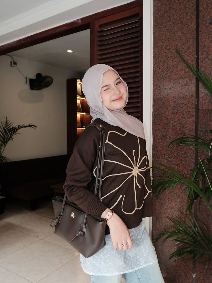 Keylafft's tweet photo. ⚠️ STOP JANGAN DI-SCROLL DULU ⚠️
Yakin nih kalian enggak mau punya kayak gitu? 🤎

🔗 https://t.co/ox19AkP9eQ

#OOTDHijab #AtasanRajut #WajibPunya
--- https://t.co/NrKWG50Y4d