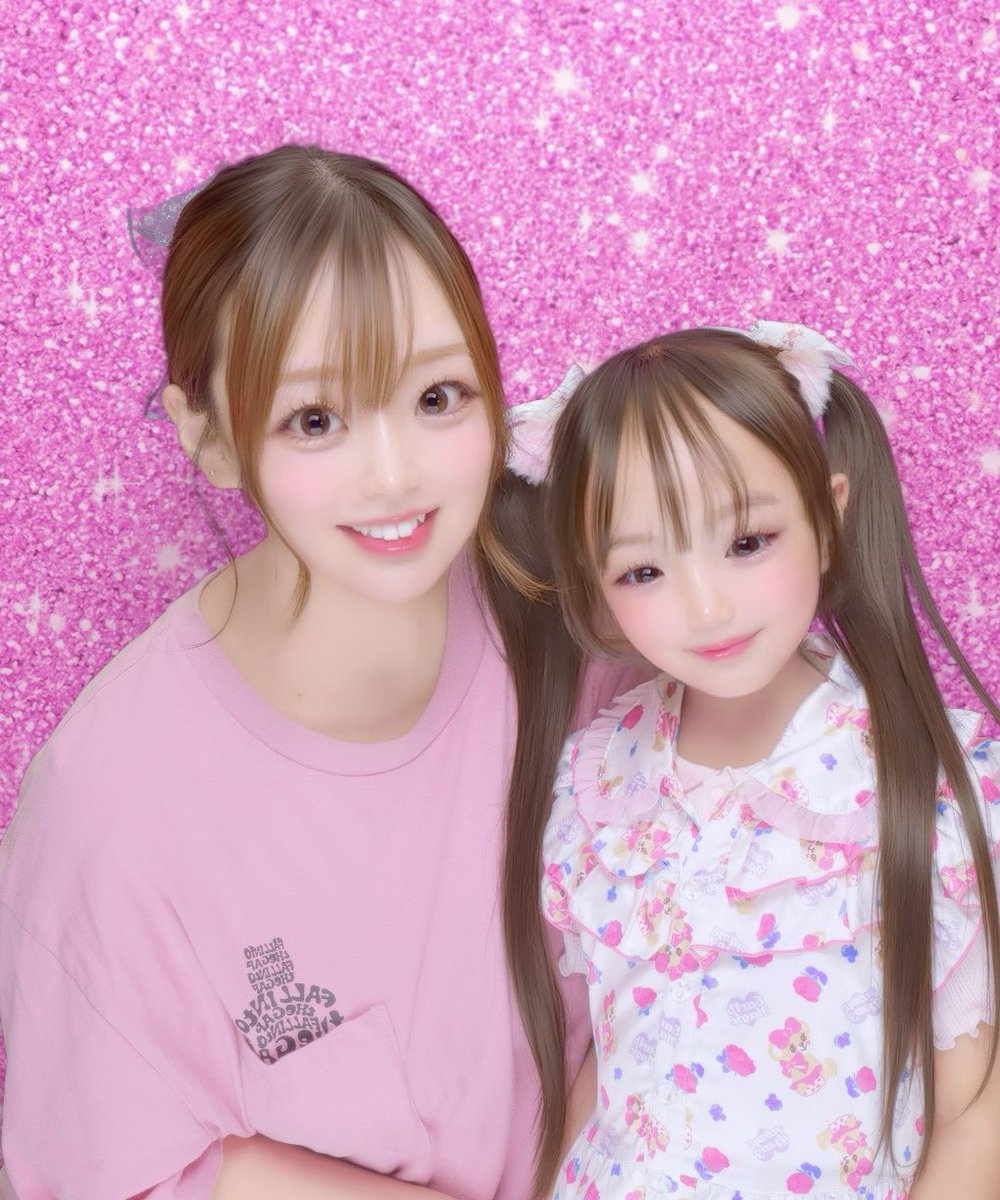 Rana1033909's tweet photo. こんにちは✨️
ママと一緒にプリクラ撮ったよ〜🩷
海に行く予定も台風で駄目になっちゃって
悲しかったけど
今年の夏はスイカ3玉買って
ほとんど私が食べました🤣🍉満足😋
夏休みもあともう少しで終わり🥹
残りの夏休みも楽しむぞ〜🌞🌴🌺✨

#らな #キッズアイドル #小学生 https://t.co/OPIQHHmaG4