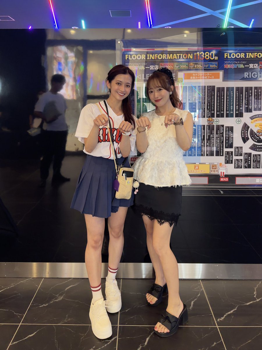 shiraishimarina's tweet photo. キクヤ一宮店さまにお越しくださった皆様
ありがとうございました❣️
たくさんの方とツーショット撮らせてもらったよ🥰

可愛い仕掛けたくさんあったね💖
フォトジェニックな遊び心が随所に溢れてました🥳

暑い中、外に並んで待っててくれて
ありがとうございます😭✨

きゃわゆすぎるKガールお姉さんとも写真撮ってもらっちゃった🙈🩷

@ichinomiya1380