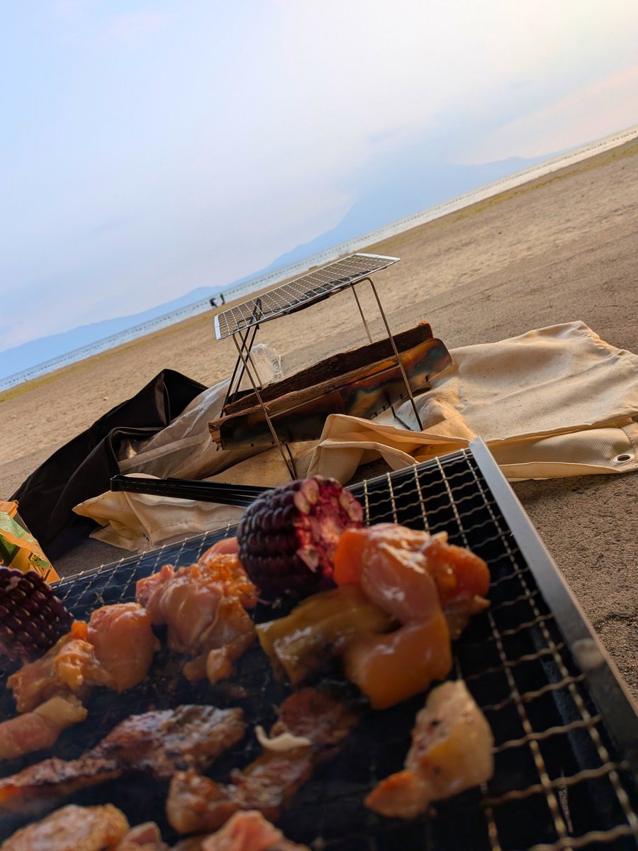 m_s_hsankus's tweet photo. 桜島を眺めながらのべーべーQ
(｀･ω･´)ふぉおぉおおおおお https://t.co/j3dLHvTn7b