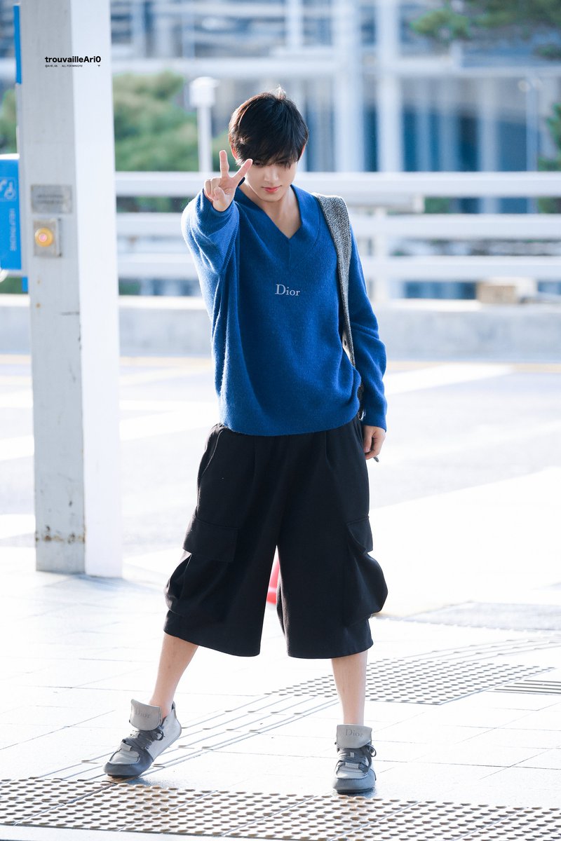 Ari0_46's tweet photo. 260813 ICN

오늘 왜이렇게 귀엽찌?

#민규 #MINGYU #SEVENTEEN #세븐틴
@pledis_17 https://t.co/LbGv2RjwvO
