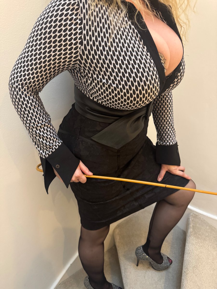 mistres_harding's tweet photo. Six of the best for you, naughty boy
#londonDominatrix
#Corporalpunishment
#NylonWorship
#Sixofthebest
#Naughtyboy
#Spanking
#Strictheadmistress https://t.co/dKqMM345fj