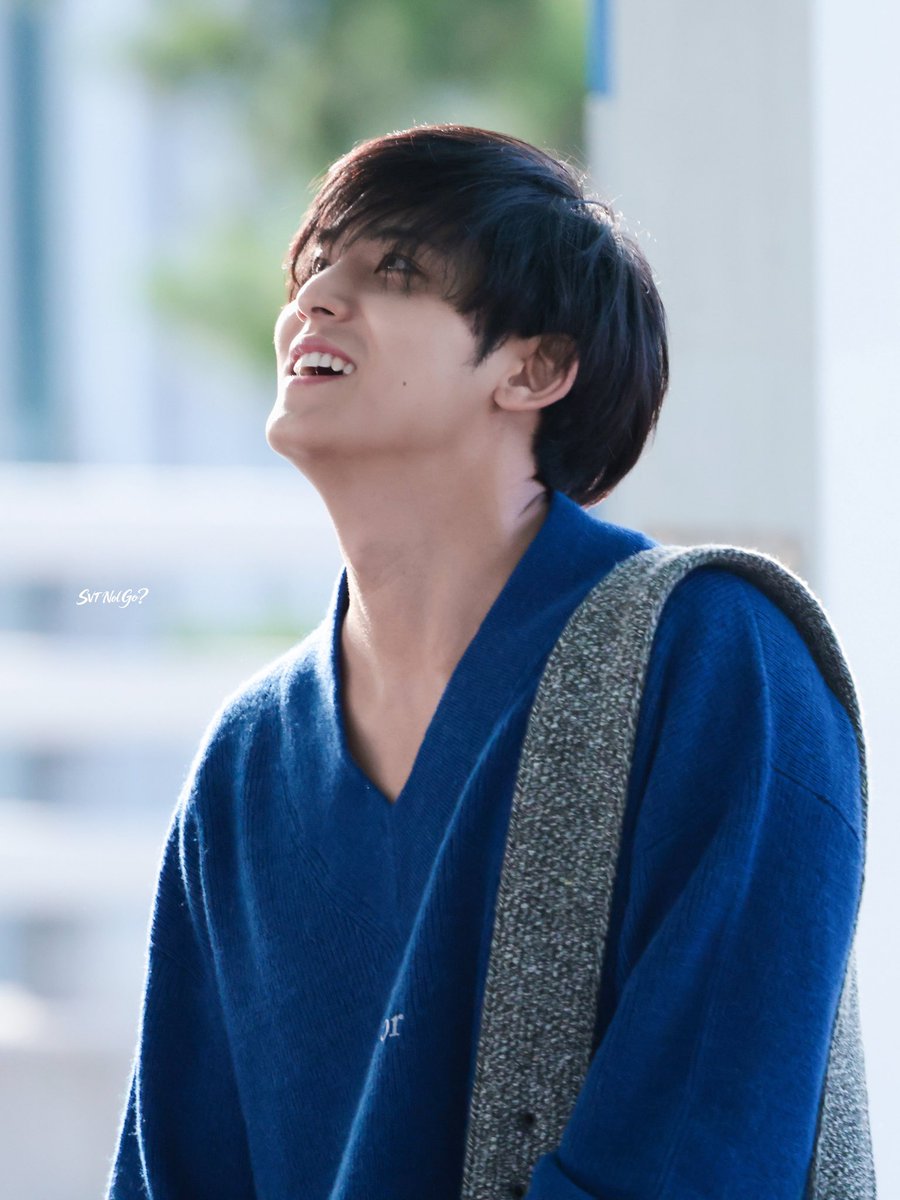 me_and_gyu_'s tweet photo. maybe it’s because of his hair, but mingyu looks so high school crush coded today🥹 https://t.co/JVW9P8YgWu