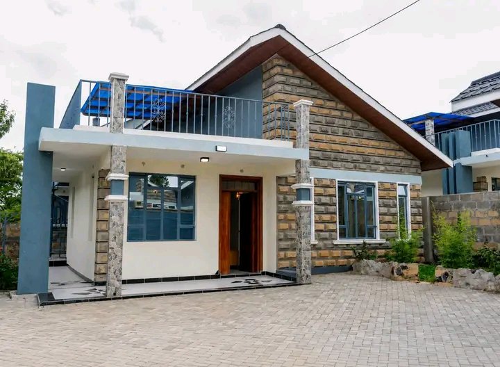 SimonMb65242137's tweet photo. 3-BEDROOM ALL-ENSUITE BUNGALOW | RIMPA, ONGATA RONGAI

✨PROPERTY HIGHLIGHTS
🍽️ Contemporary Designer Kitchen— fully fitted with cooker, hood &amp; microwave
🏡 Detached DSQ
🚗 Ample Parking Space

💰Asking Price: KSh 11.5 Million.

For more information call Simon -0724541067 https://t.co/R322ZtjLKR