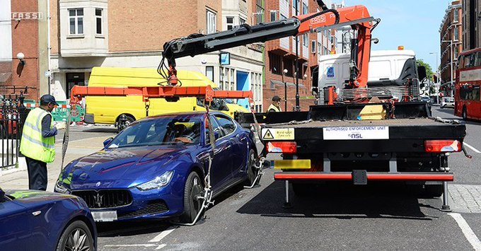 GermanGorraiz's tweet photo. ¿Amador tiene problemas de liquidez? Circula el rumor de que la grúa municipal se ha llevado el Maserati Ghibli del confeso Amador pues acumula una deuda con el Ayuntamiento cercano a los mil euros por 6 multas de tráfico y el pago del Impuesto de Vehículos del 2O22 y 2O23. https://t.co/w3kGtbqexn