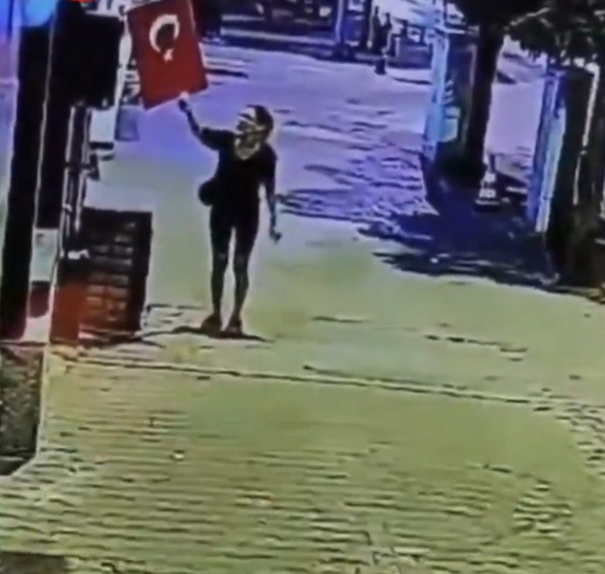fatihtezcan's tweet photo. Muğla’da Türk bayrağını ateşe veren 31 yaşındaki A.A isimli orospu, yapılan operasyonla Türk Polisi tarafından ele geçirildi. Kaşarın karakolda kafasını duvarlara vurması bekleniyor! https://t.co/A2DTZKDOVF