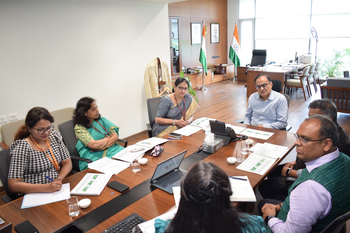 PrinSciAdvOff's tweet photo. Mr @madpai, CEO, World Resources Institute @WRIIndia, called upon Prof. @AjaySoodIISc, Principal Scientific Adviser to the Government of India, and Dr Parvinder Maini, Scientific Secretary, to discuss WRI India’s ongoing research work and share key insights emerging from it. They also discussed how these efforts may best inform the broader policy ecosystem.

The meeting was also joined by Mr @PawanMulukutla, Executive Director; Dr Sneha Malhotra, Program Associate Director (Energy Innovation and Tech); Mr Anuraag Nallapaneni, Program Lead (Hydrogen & E Mobility) from WRI India; Dr Preeti Banzal, Adviser/ Scientist'G'; and Ms Remya Haridasan, Scientist 'E ' from the Office of PSA.