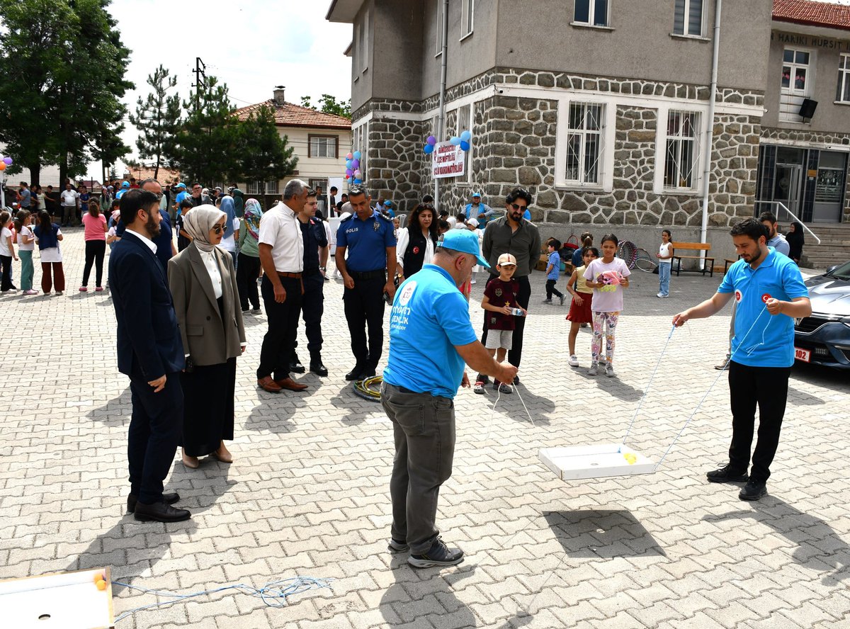 Ghk_Kaymakam's tweet photo. 📌 Yaz Kur’an Kursları Kapanış Programı

Kaymakamımız Büşra GÜNEŞ, İlçe Müftülüğümüzün düzenlemiş olduğu Yaz Kur’an Kursları Kapanış Programı’na katıldı. https://t.co/dVHkZbUXRY