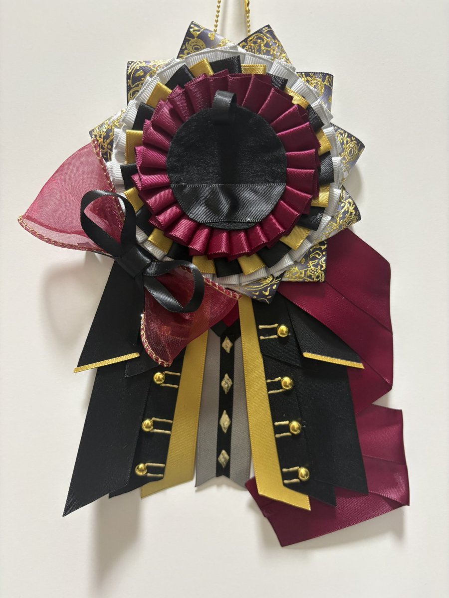 Shira_Chi_'s tweet photo. 作ってたのはこちらです
悪魔の羽とか付けたかったけど
ごちゃごちゃしすぎるかなーと思ってやめました

#にじさんじ手芸部 https://t.co/coRa8b4I89