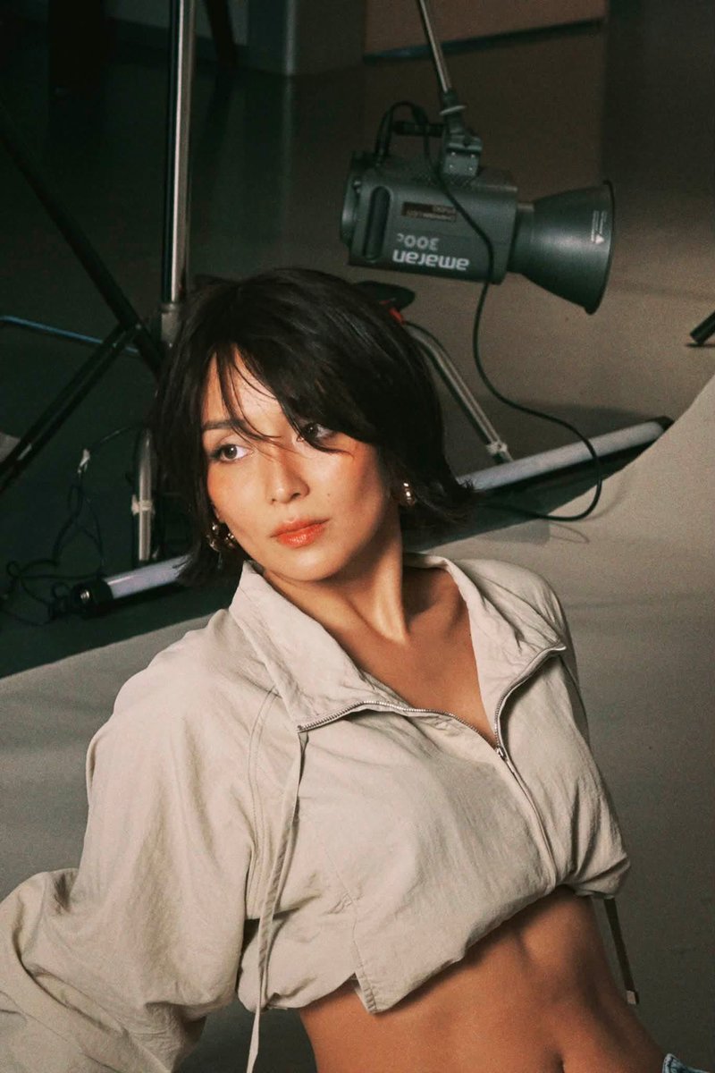 OfficialKBB's tweet photo. 3 out of 5 looks, and we’re already obsessed! ❤️‍🔥 Kathryn shared some snaps from her Bench photoshoot. Excited to see the remaining looks, @bernardokath! 👀

#BENCHOriginals #KathrynBernardo #KATHxBENCH https://t.co/ZVGifRblzj