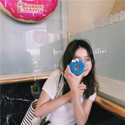 VickyBulwe62404's tweet photo. 🧳 🎈 🌻 💼 Forgot to charge my phone https://t.co/w5FfL0MeFV