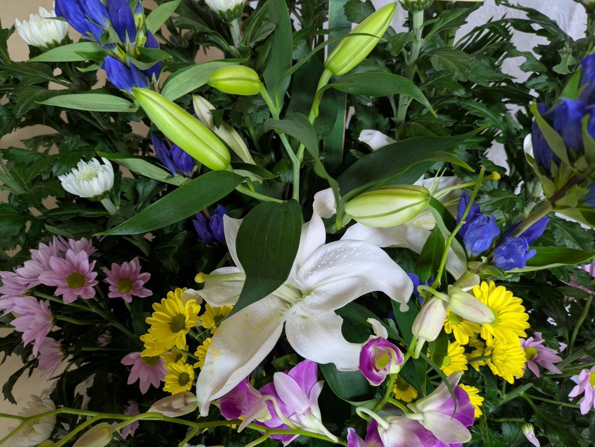 Y18995981's tweet photo. 皆さん∞こんばんは⭐今日は、実家の母初盆でお墓参り🙏午後は家族が集まり、お坊さんが初盆のお経と…分からない事も聞けて祭壇の配置も確認していただき、きっと母も、ご先祖様も喜んでくれていると思います🙏14.15家族で母への感謝の気持ちで✨🍀😊🤚 https://t.co/lFaleO02fl