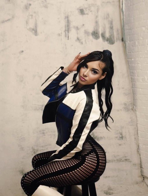 FreeMoneyLoops's tweet photo. @Mayapetitexx I like that 🪄🌹💕 https://t.co/caOGdyYSwg
