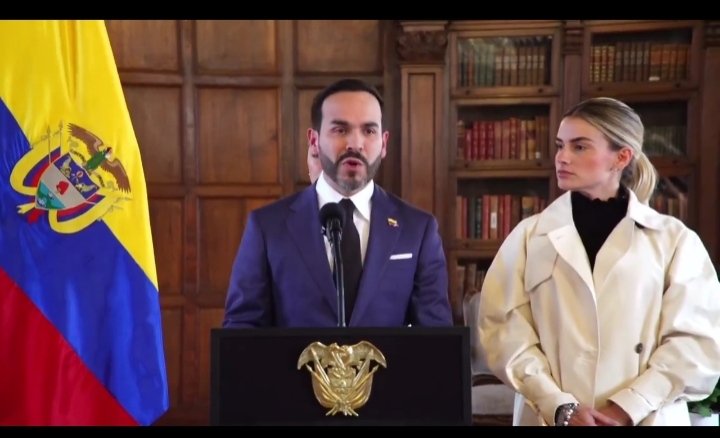 GustavoRocMtz's tweet photo. #ULTIMAHORA
Wey, no mames!!! Son @samuel_garcias y @marrdzcantu pero con esteroides aaajajajajajajajajajaj 
El peligro de que una horda de pendejos le den el poder a una pareja de frívolos estúpidos. https://t.co/qIR4aiOOPH