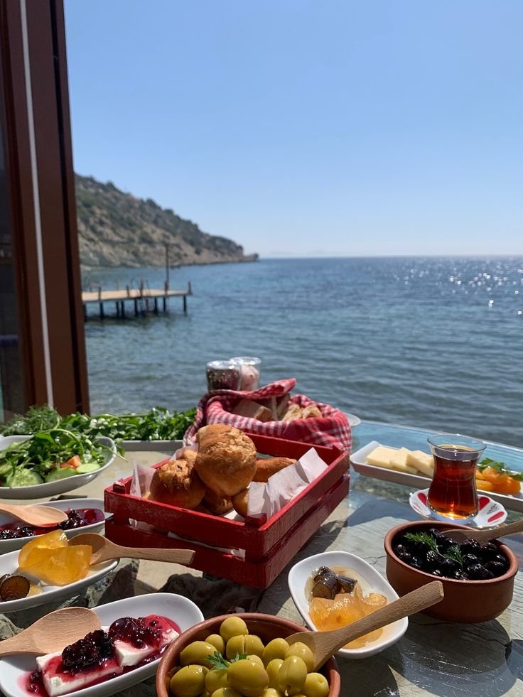 DereMust's tweet photo. Güne böyle uyandık 
Mutlu kocaman ve enerjik bir Günaydınnn olsun ☀️ https://t.co/uDonl4TBtk