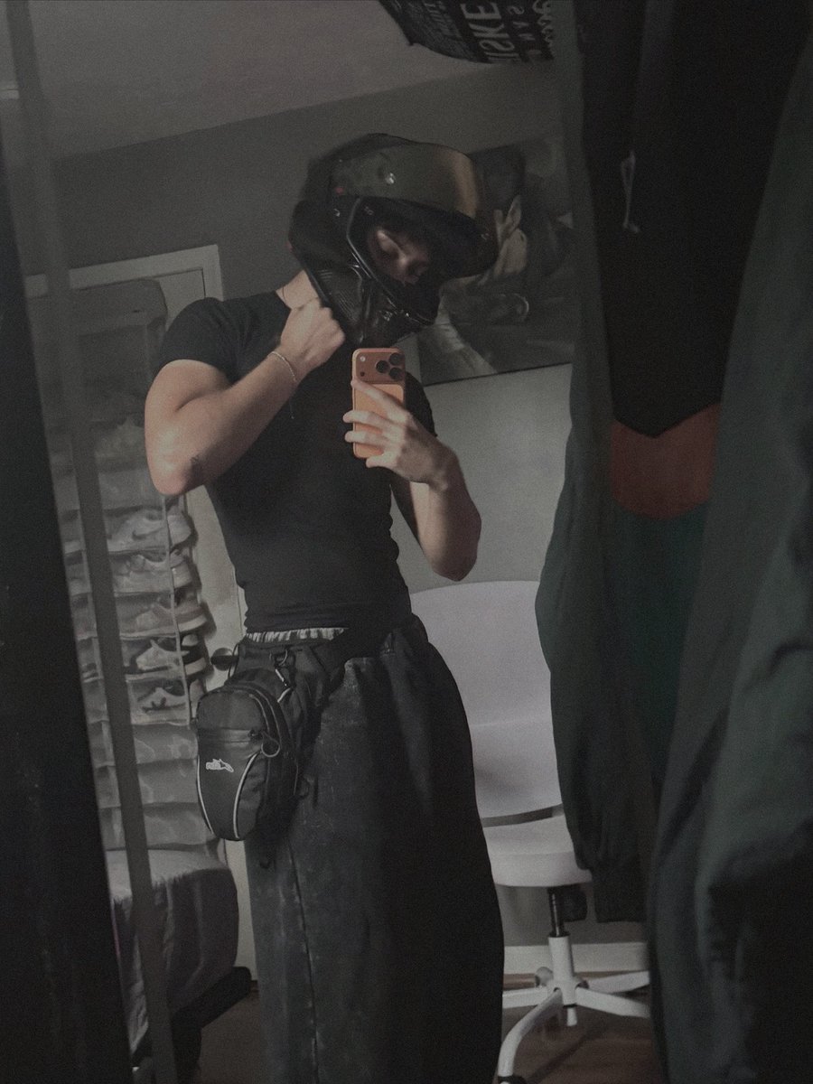 KingKcbra's tweet photo. ☀︎⋆° —  “𝑺𝒉𝒆 𝒕𝒐𝒍𝒅 𝒎𝒆 𝒔𝒉𝒆 𝒍𝒐𝒗𝒆𝒅 𝒎𝒆, 𝒃𝒖𝒕 𝑰 𝒅𝒐 𝒏𝒐𝒕 𝒅𝒆𝒔𝒆𝒓𝒗𝒆 𝒚𝒐𝒖𝒓 𝒍𝒐𝒗𝒆” https://t.co/n4Jg2IGRqM