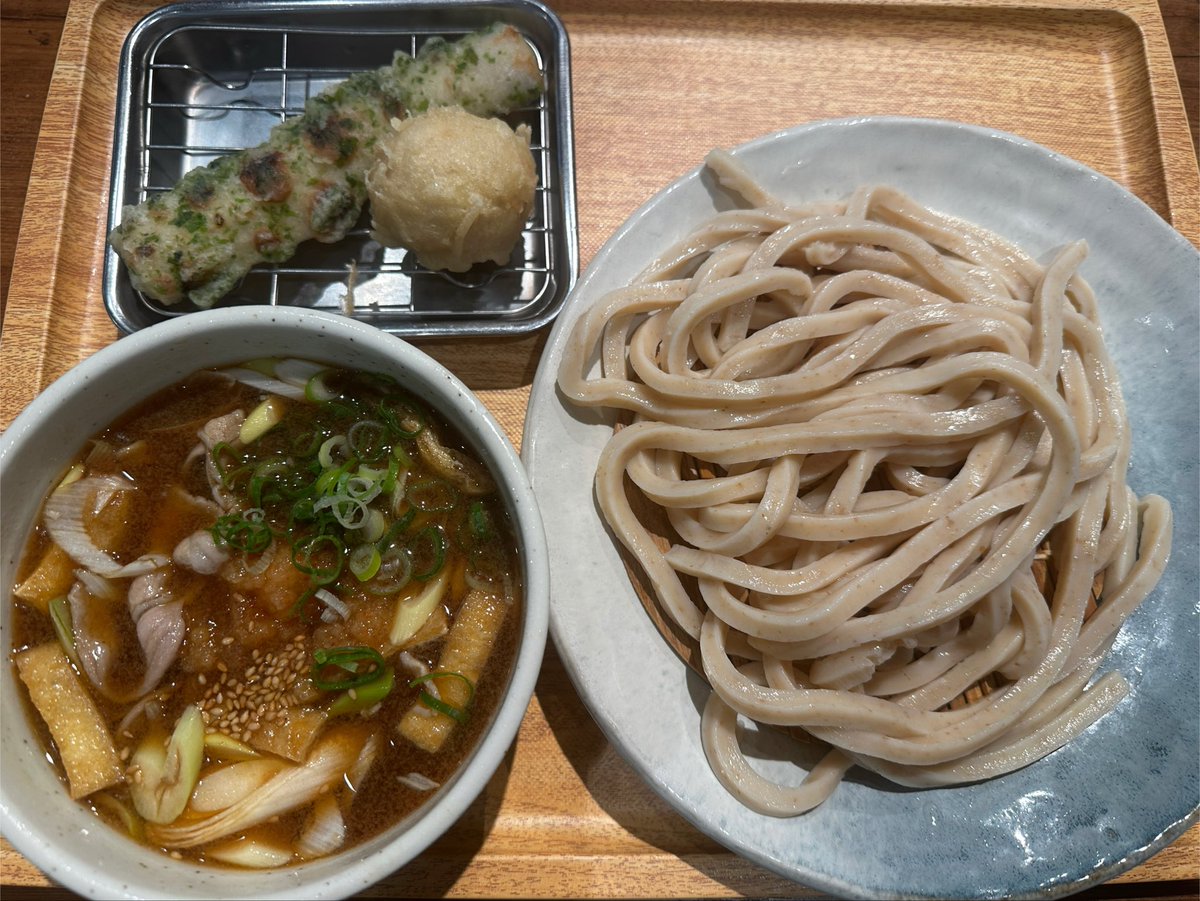 space_blank_810's tweet photo. 大盛りでもいけた
今は後悔している
#昼ごはん #武蔵野うどん澤村 https://t.co/GbtBFfNIeF