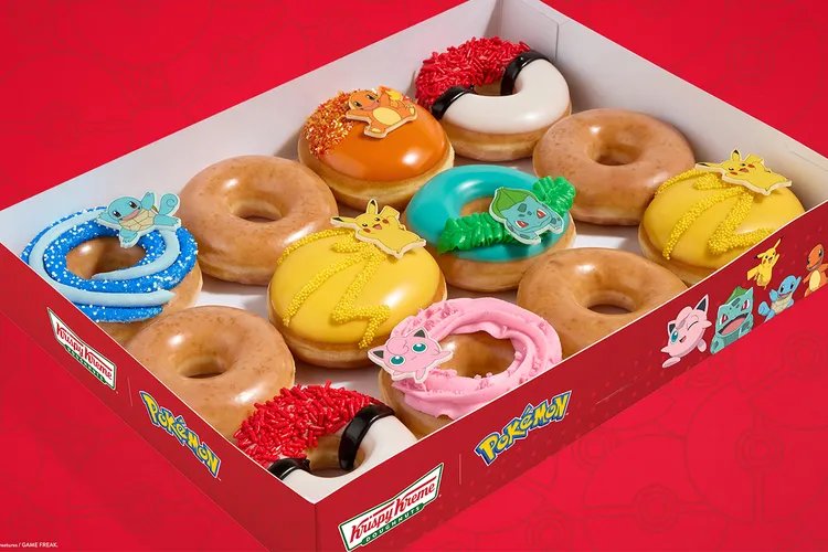 PokeTCGAlerts's tweet photo. Pokémon is teaming up with Krispy Kreme for 6 Pokémon themed doughnuts! 🍩 

The collection features Pikachu, Bulbasaur, Charmander, Squirtle, Jigglypuff & a Poké Ball, plus Pokémon cups and special packaging

Available nationwide starting August 18th and YES my big back will be getting these 😭 
#PokemonxKrispyKreme