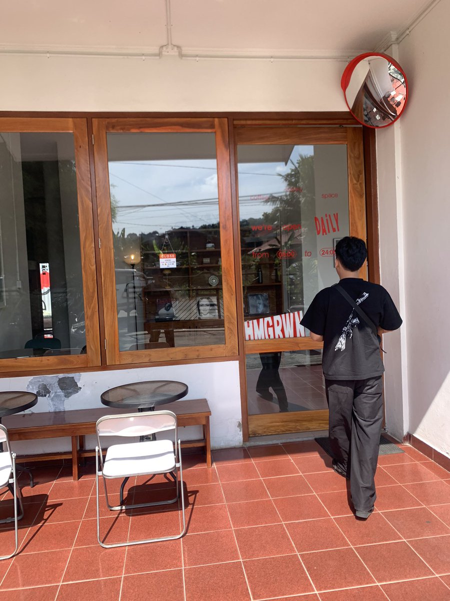 Nosuprises99's tweet photo. Day 1 di jayapura

Susah banget cari tempat ngopi pagi😭, di sosmed nya buka jam 8 tapi pas datang  jam 9 masih belum buka.  Ini udah dah 2 cabangnya sekaligus dan tutup semua https://t.co/1iryxoxYoz