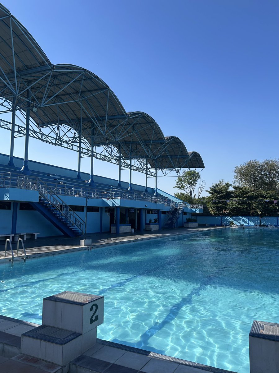skeptyic's tweet photo. today i swim 🏊🏼‍♀️ https://t.co/Tt0jPyEDpC