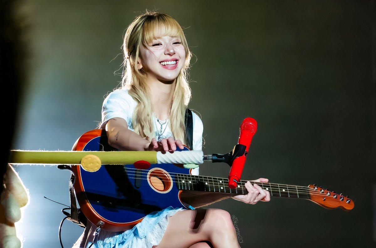 OT_9WICE's tweet photo. Deja JYPE no TWICE, pero solo hablar de que CHAEYOUNG es increíble, de las idols MÁS completas, ÚNICA y GRAN ACE, participo 100% en su debut, algo con lo que tanto soño y pocos consiguen, estoy TAN orgullosa y feliz por ella, siempre ha sido una persona agradecida y humilde con ONCE, las miembros y su familia, siempre ha trabajado tan duro y enseñado a nunca rendirse a pesar de la adversidad o las críticas, pero sobre todo, nos ha dejado que siempre hay que ser felices y ser uno mismo sin importar que 

Te amo mucho Chaeyoung 😭🥹