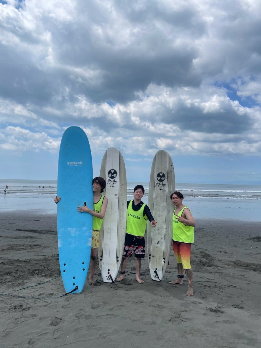switter____'s tweet photo. 7年ぶりの海！
人生初のサーフィン！
上手くいくはずも無く、全く乗れなかった😂
また行きたいな https://t.co/P2QkjRCaud