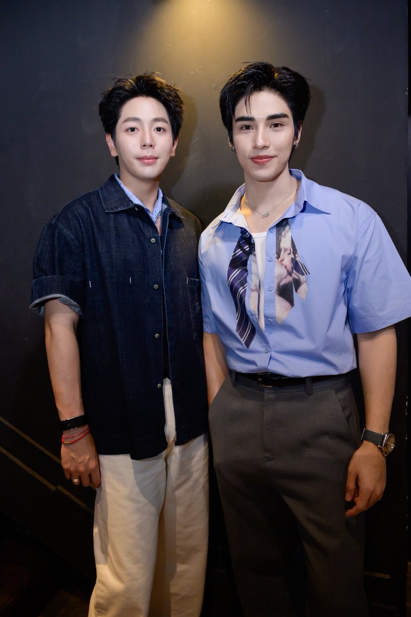 PRSocietyNews's tweet photo. “อัพ-ภูมิ” ทำยอดพุ่งสุดตราตรึง!  ปิดดีล..มหกรรมไลฟ์ NUUI STARATHON 8.8 วันสุดท้ายอย่างงดงามประทับใจขั้นสุด 

#Uppoom #อัพภูมิ 
#NUUISTARATHON88 #NUUIWorld
 
ปิดจบได้สวยงาม ตราตรึงที่สุดกับมหกรรมสุดยิ่งใหญ่เตรียมพร้อมเฉลิมฉลองส่งท้ายปีที่มีแต่คนรอคอยมากที่สุด NUUI STARATHON 8.8 ไลฟ์มาราธอนยาว 80 ชั่วโมงเต็ม จาก NUUI World ที่จัดเต็มให้ความคุ้มค่าแบบ Live Marathon 3 วันติด 7- 9 สิงหาคม 80 ชั่วโมงดีลสุดคุ้ม ที่รวมทั้งโปร ของแถม และเซอร์ไพรส์แขกรับเชิญแถวหน้าของเมืองไทยเพียบ
ได้ “อัพ-ภูมิ” อัพ ภูมิพัฒน์ และ ภูมิ ภูริพันธ์ มาปล่อยโมเมนต์ดีๆ ในวันสุดท้ายท่ามกลางแฟนคลับที่มาร่วมพบกับศิลปินคนโปรดแบบใกล้ชิด 120 กว่าชีวิต และเป็นครั้งแรกของ NUUI SHOT DRINK นวัตกรรมเพื่อ Modern Wellness Lifestyle ที่ได้ออกสู่สายตาทุกคน ตอบโจทย์ทุกสไตล์ชีวิตคนยุคใหม่...ง่าย สะดวก และดูแลสุขภาพได้ทุกวัน ที่สุดของนวัตกรรมซัพพลีเมนท์ของไทยกับ 3 SHOT DRINK ใหม่ที่ออกแบบมาเพื่อคนยุคใหม่ ตอบโจทย์ Modern Wellness Lifestyle ที่เปิดตัวอย่างเป็นทางการครั้งแรกใน NUUI STARATHON 8.8 ไลฟ์จัดหนัก 80 ชั่วโมงเต็ม ซึ่งเป็นช่วงเวลาแห่งการเปิดตัวครั้งสำคัญ ครั้งแรกของ NUUI ในรูปแบบแค่ฉีกซองก็สามารถดื่มได้เลย สะดวกสุดในทุกวัน ทำให้การรักตัวเองเป็นเรื่องง่ายๆ ที่ทำได้จริง โดยมีพิธีกรพ่อลูกอ่อนสุดหล่อ แบม ปีติภัทร รับหน้าที่ดำเนินรายการในมหกรรมสุดเดือดเลือดพล่าน NUUI STARATHON 8.8 ตลอดช่วงเวลามาราธอน

โดยคู่โมเมนต์ที่มาปิดจบมหกรรมมาราธอนให้กับ NUUI STARATHON 8.8 “อัพ-ภูมิ” ยังสามารถทำยอดตัวเลขสูงปรี้ด ให้ชื่นอกชื่นใจ ตราตรึงกันไปทั้งฮอลล์ พร้อมกันนี้ยังสนุกไปกับกิจกรรม และสร้างโมเมนต์พิเศษที่ไม่เคยเห็นที่ไหนอีกด้วย  ความพิเศษทั้งหมดนี้ NUUI World ตั้งอกตั้งใจเตรียมมอบความสุขให้กับแฟนๆ ทุกคนโดยเฉพาะ และความบันเทิงที่รวมความสนุก ความคุ้มค่า แบบนี้จะเกิดขึ้นอีกแน่นอน สามารถติดตามความเคลื่อนไหวและกิจกรรมดีๆ ข่าวสารต่างๆ ได้ที่ออนไลน์ของ NUUI World ทุกช่องทาง

#BeginBoldLiveBright #NuuiSHOT #NUUI