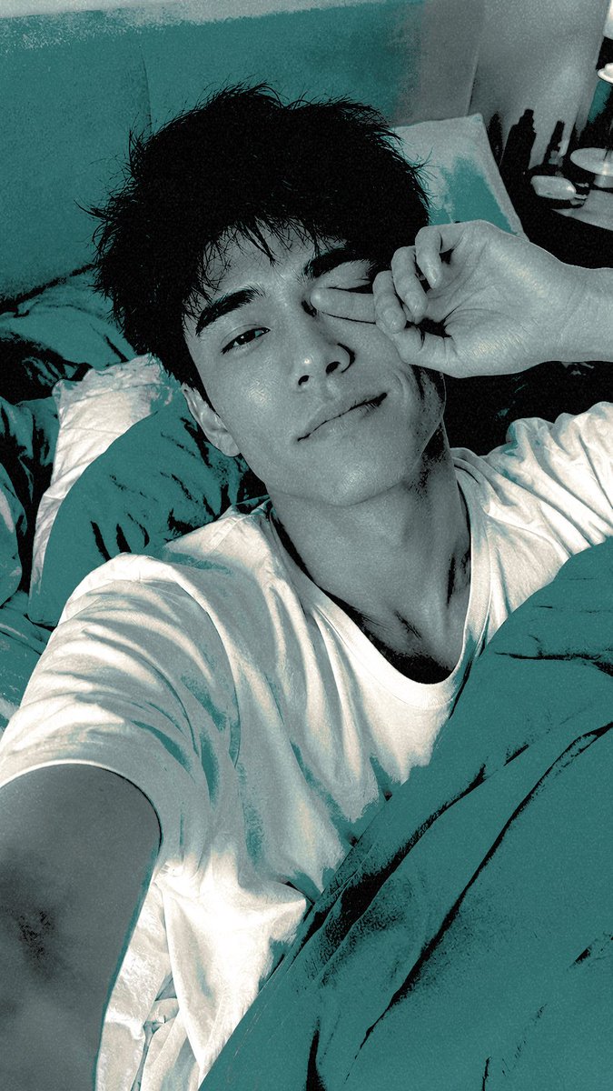 DAEVICED's tweet photo. morning. (*👋🏻 ) https://t.co/PUdFjeI1Ka