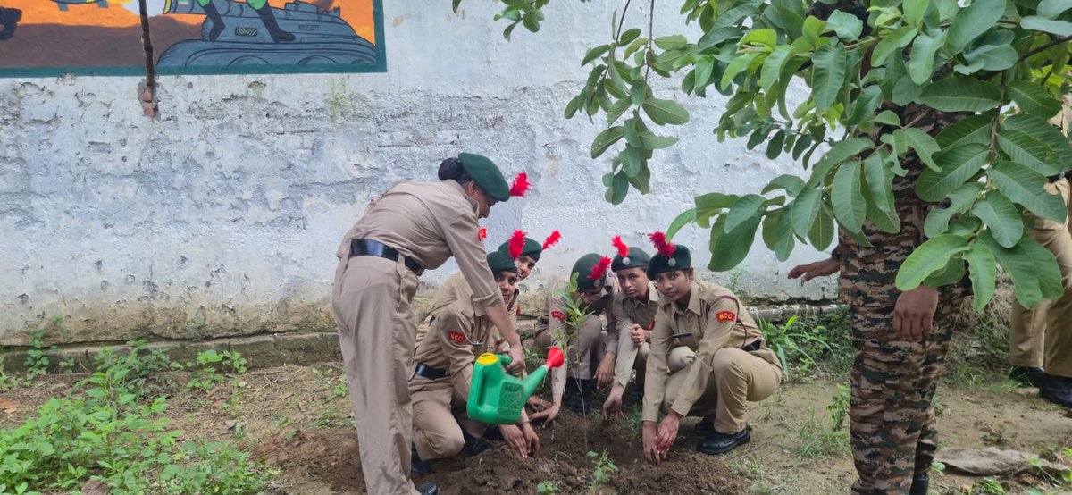 10PB_BN_NCC's tweet photo. 🌱 Ek Ped Maa Ke Naam 🌱

The Cadets of 10 PB BN NCC, Patiala participated in the “Ek Ped Maa Ke Naam” plantation drive, spreading the message of environmental conservation and a greener future. 🌳🇮🇳
#EkPedMaaKeNaam  #GreenIndia https://t.co/rw0Gll17yy