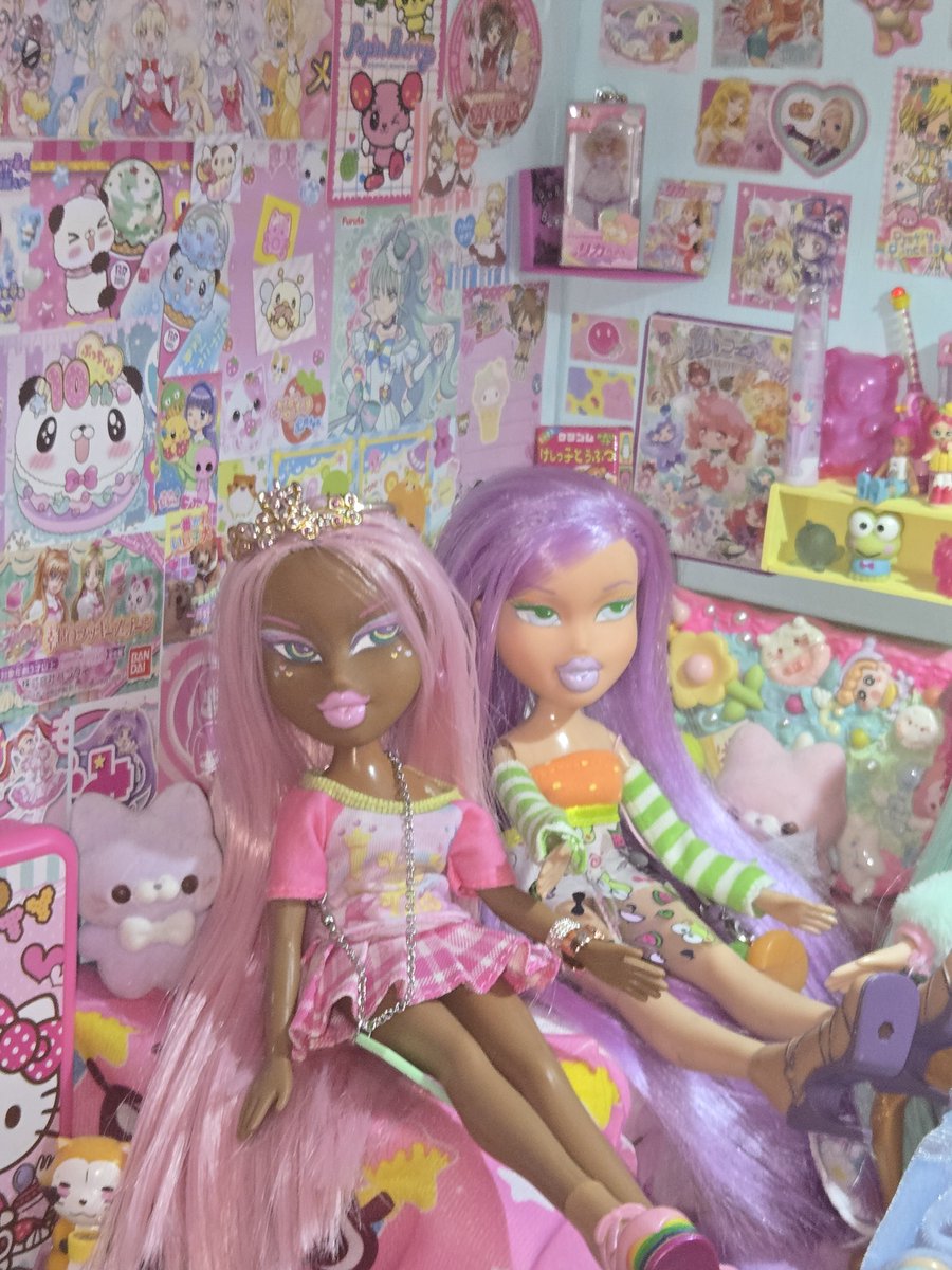 majopure's tweet photo. Custom bratz + room I made over the summer🩷 https://t.co/xlGgG08rcm