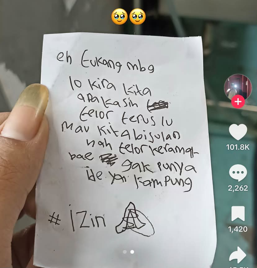 keluhkesahkonoh's tweet photo. bayangin deh anak lu, saudara, atau ponakan lu makan mbg, tapi kuku yang kerjanya kayak jenglot begini 😭 https://t.co/sn2bGPQrFT