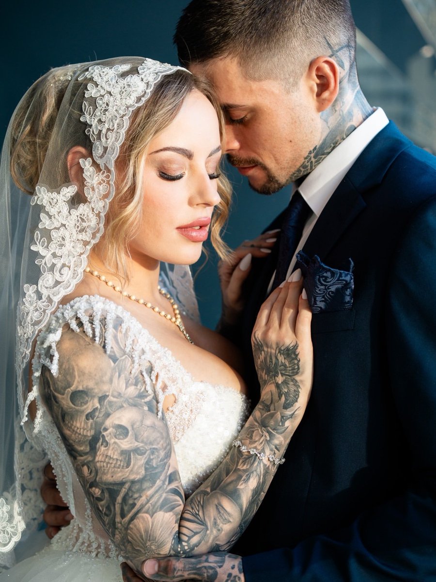 JoyMat512210's tweet photo. Huge congrats on the marriage of the amazing porn star @annaclairecloud ⭐ 
Wishing you a happy life https://t.co/HTtgBcAdIC