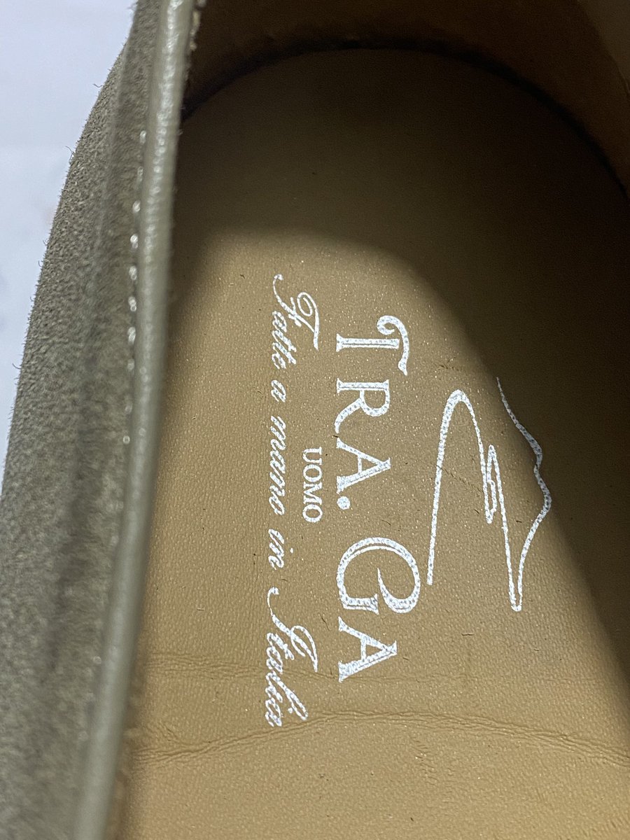Shoedaddyng's tweet photo. Size 43 https://t.co/ZrDaM4P9V7