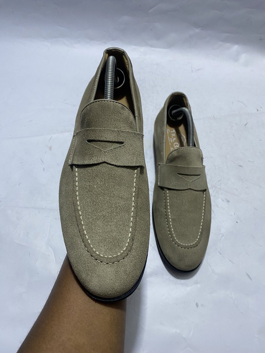 Shoedaddyng's tweet photo. Size 43 https://t.co/ZrDaM4P9V7