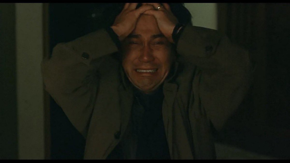 Sinestros_Myte's tweet photo. the fire from the lighter making an “x” omfg Kiyoshi Kurosawa https://t.co/eiS0K0xCJL