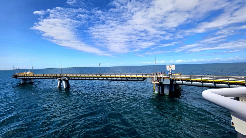 YSsempogo's tweet photo. The jetty at Tanga, Tanzania where Uganda's crude oil, transported via @EACOP_ , will be loaded onto ships.  Construction, officials say, is at 95% complete.  

#RoadToFirstOil https://t.co/IyZKk7O79e