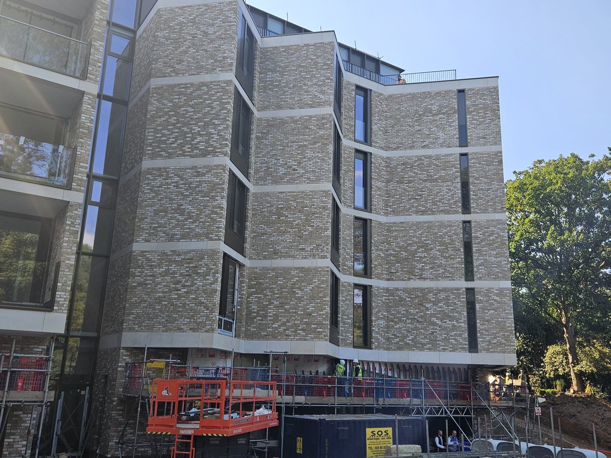 stoneby_design's tweet photo. Lovely complex project we had the pleasure in helping with last year. Challenging but rewarding and a great team effort by all involved. Client was over the moon with quality of the stonework.
#caststonemanufacturers
#architecturalcaststone
#wetcaststone
#wetcast
#caststone https://t.co/rooQBsLT7c