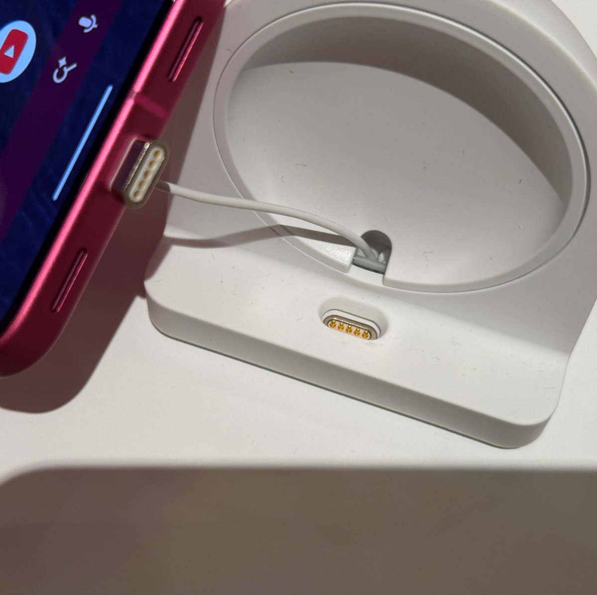 Toranosuke0819's tweet photo. 10年くらい前にMacBook Proで使ってたMagSafeもどきのやつ
#GoogleStoreOmotesando https://t.co/8ps2yfPYtn