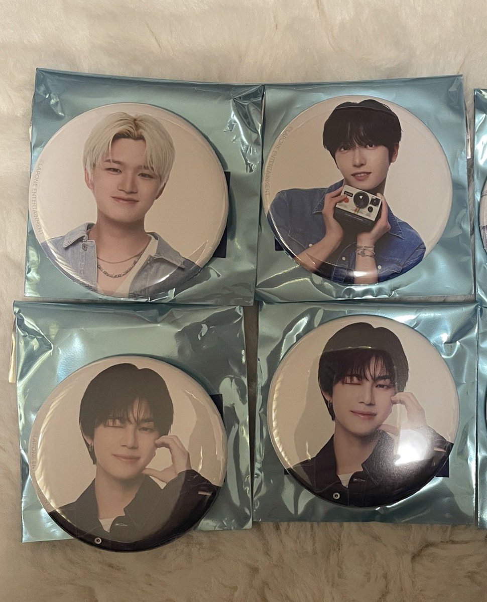 s_ynsh_'s tweet photo. KO1KEYZ 1ST FAN MEETING グッズ 缶バッジ　トレカ　交換

【求】加藤
【譲】画像のもの

9/10ファンミor郵送

お気軽にお声がけください！

#KO1KEYZ #KO1KEYZ交換 https://t.co/UbsmqLhGwa