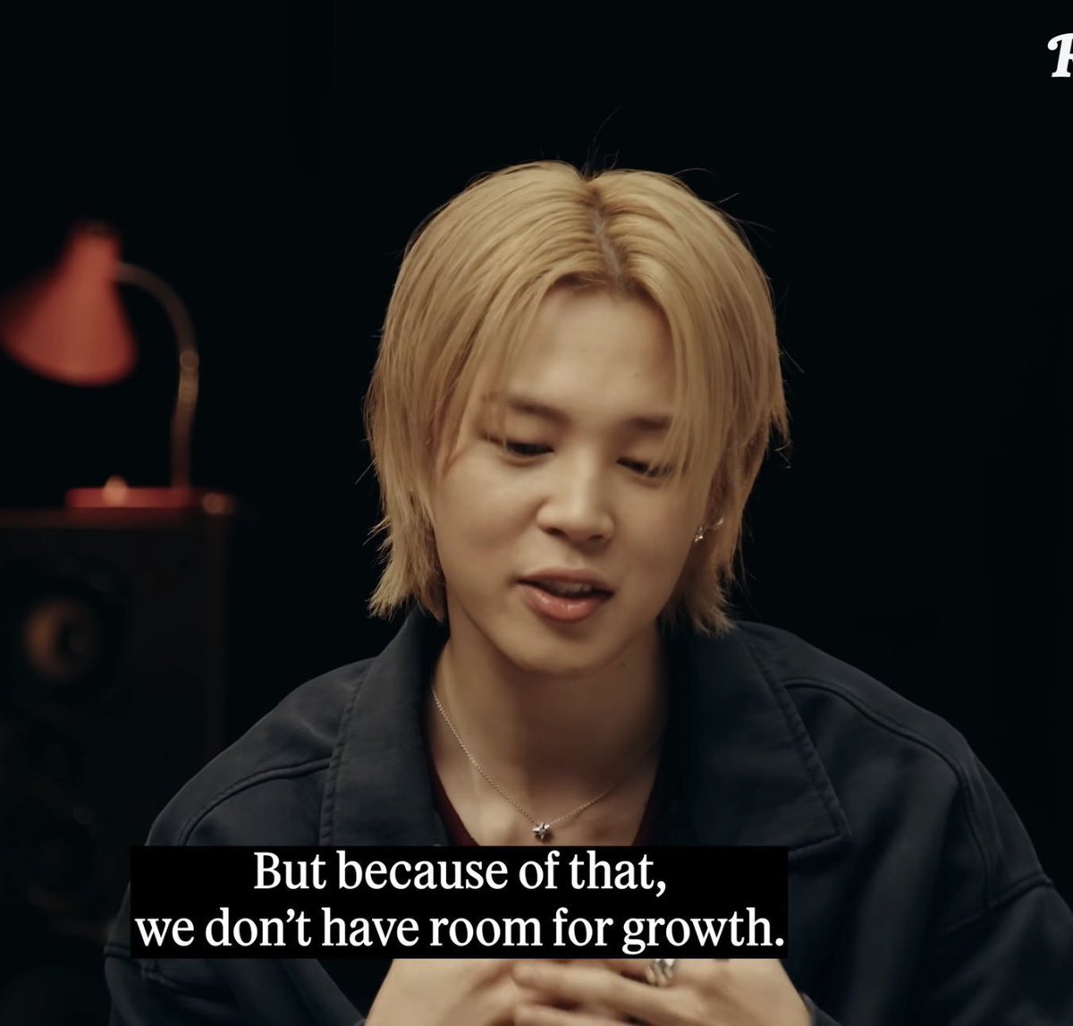rthvs0's tweet photo. "Vocês nos moldam, vocês sempre nos tratam como se fôssemos pessoas incríveis, mas, por causa disso, não temos espaço para crescer." - Jimin https://t.co/l3KOOHcI7Q