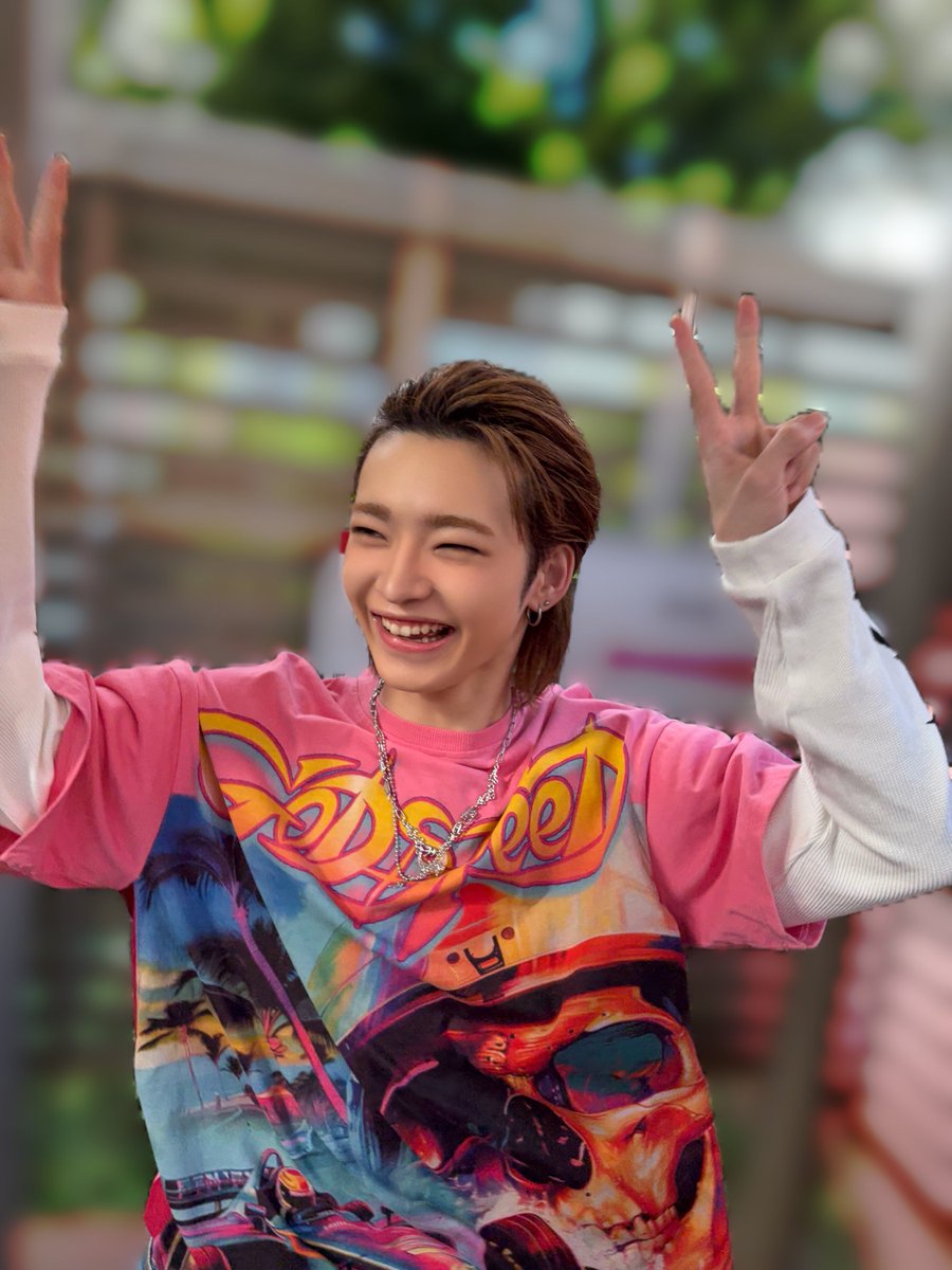 aoen_members's tweet photo. 颯太〜！
誕生日おめでとう🎂
颯太と出会って２年くらい経つけど凄く時間が早く感じるよ。
本当に颯太の成長速度にはいつも驚かされる。
でもそれだけ頑張ってるのも知ってるし一緒に上を目指せることが凄く嬉しい☺️
好きなものが似てるのもあって、こういう感じが颯太の好きな感じかなって教えることが多いんだけど、いつも本当に熱心に聞いてくれてありがとう！
これからもaoenとしてそして弟として宜しくね！
いい背中を見せれるように兄貴頑張るぜい
21歳最高の歳にしてね！
#aoen #アオエン #雅久  #GAKU
#0815_SOTA_DAY