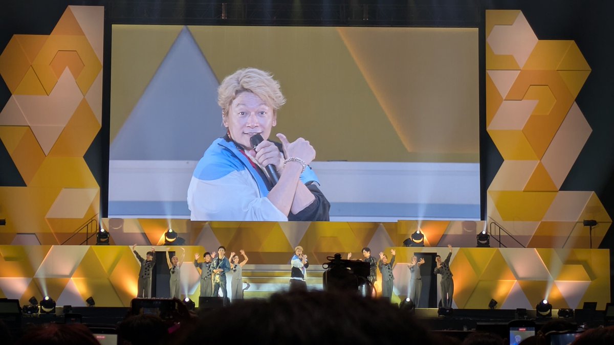 y2h2r2's tweet photo. 神奈川1回目のトークで慎吾が、好きすぎて滅！ポーズの話してて、お見送りも慎吾だったので滅！したら返してくれた🤭
まさか滅返ししてくれると思わなくて、声出して笑っちゃったw
ありがとう神対応💚
#NAKAMAtoMEETING_vol5 https://t.co/t2eCs5Odus