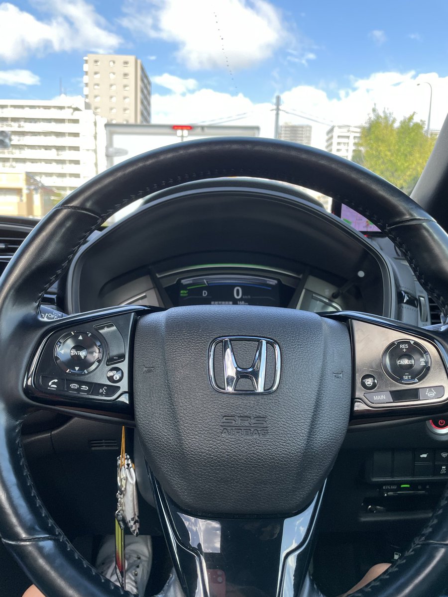 SYUN___1128's tweet photo. ステアリング変えたい

距離走ってます感がすごいし、もう表面ツルツル
純正いくらするんだろ

ヤフオクでも後期ヒーター付きのステアリングなんて少ないし… https://t.co/j8hmQ07KdU