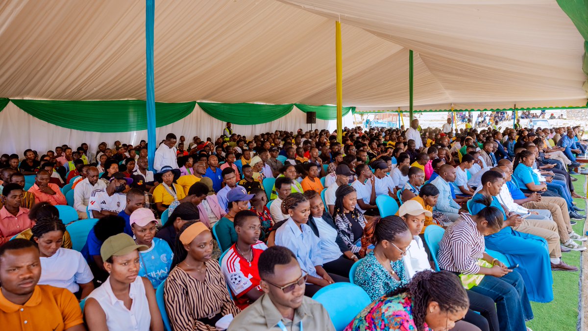 UNFPARwanda's tweet photo. “Investing in young people’s health is investing in their future. Healthy and empowered young people are better equipped to make informed choices, pursue their aspirations and contribute to #Rwanda’s development.” UNFPA🇷🇼 Rep. @DrAdelakin #YouthDay https://t.co/lp5RfOgX9X