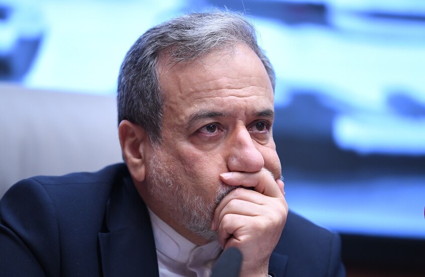 RTarabic's tweet photo. عراقجي لفرنسا: كفى محاضرات في حقوق الإنسان وموقفكم نفاق صارخ ومحرج

https://t.co/Tx03JsMU7W https://t.co/53j1BrMS8M