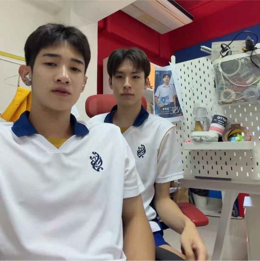 ulost47's tweet photo. ; บอกแฟนเก่าเธอว่าอยากจะมี ปัญหาก็เข้ามาเลย
; พี่ยังไม่เลิก ไอ่หนุ่ม https://t.co/p83lJyffAA