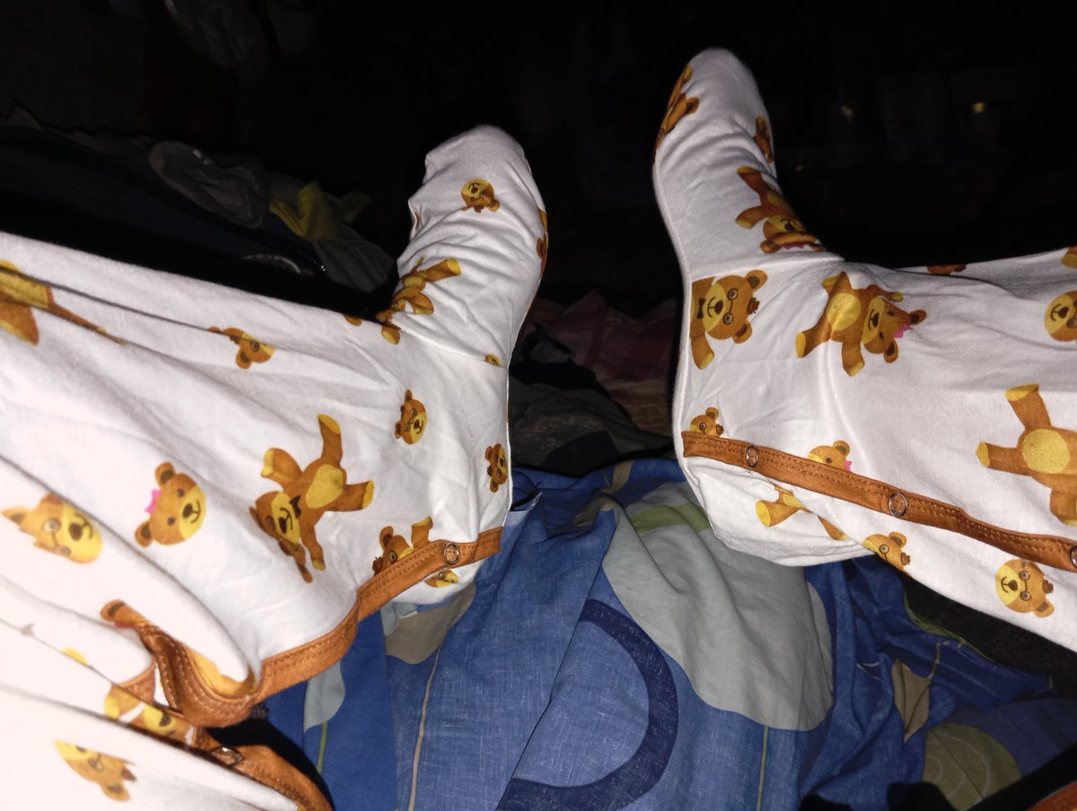 xGeraABx's tweet photo. Patitas arriba 🧸✨.
#ABDL #AdultBaby #LittleSpace #CuteOnesie #PaddedLife #AgeRegression #ABDLCommunity https://t.co/MXfoerPP2j