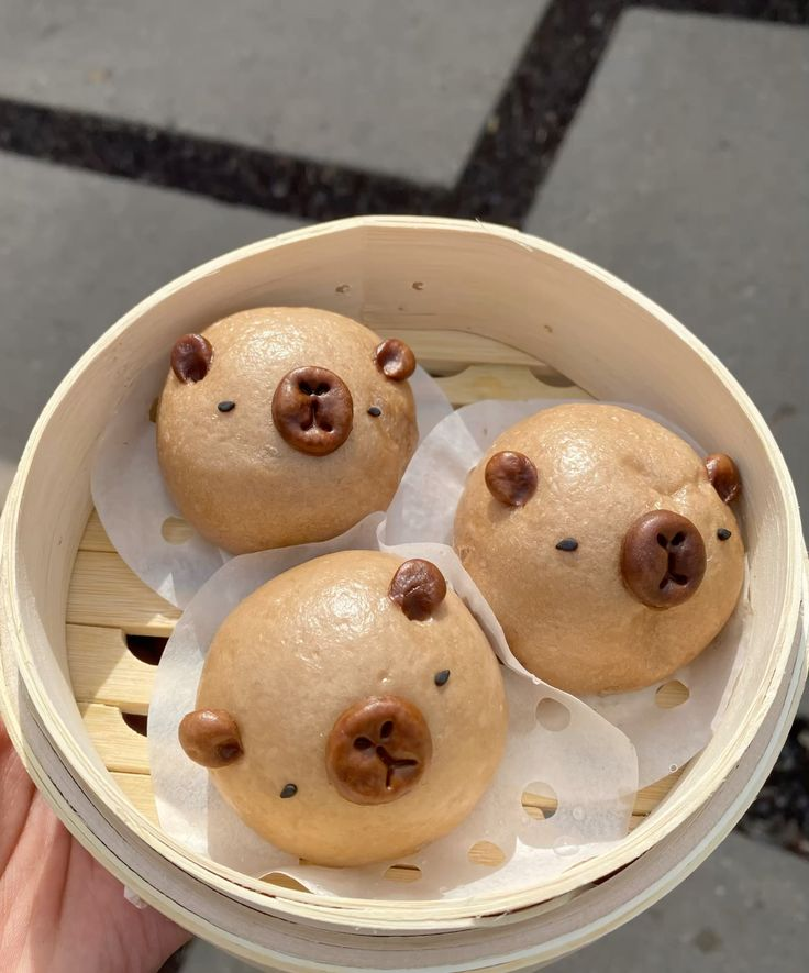 daily_dolce's tweet photo. Capybara chocolate steamed buns https://t.co/bPXSVdWmfp