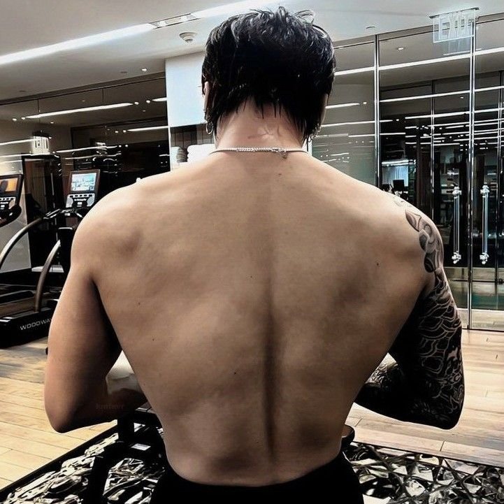 _milylovebts's tweet photo. #kookminau — wrong address ⚡︎˖ ࣪

Jimin solo quería encontrar su clase de pilates.

En cambio, terminó perdido en un gimnasio y frente al chico más guapo que había visto en Seúl.

—¿Puedo ayudarte?

—Creo que me perdí…

—Qué suerte.

—¿Suerte?

—Sí. Así pude conocerte. https://t.co/AZdYWL7Wvx